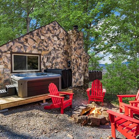 Amazing Views, Hot Tub, Fire Pit, Deck & Fireplace Inwood Esterno foto