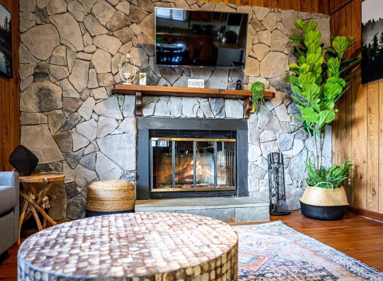 Amazing Views, Hot Tub, Fire Pit, Deck & Fireplace Inwood Esterno foto