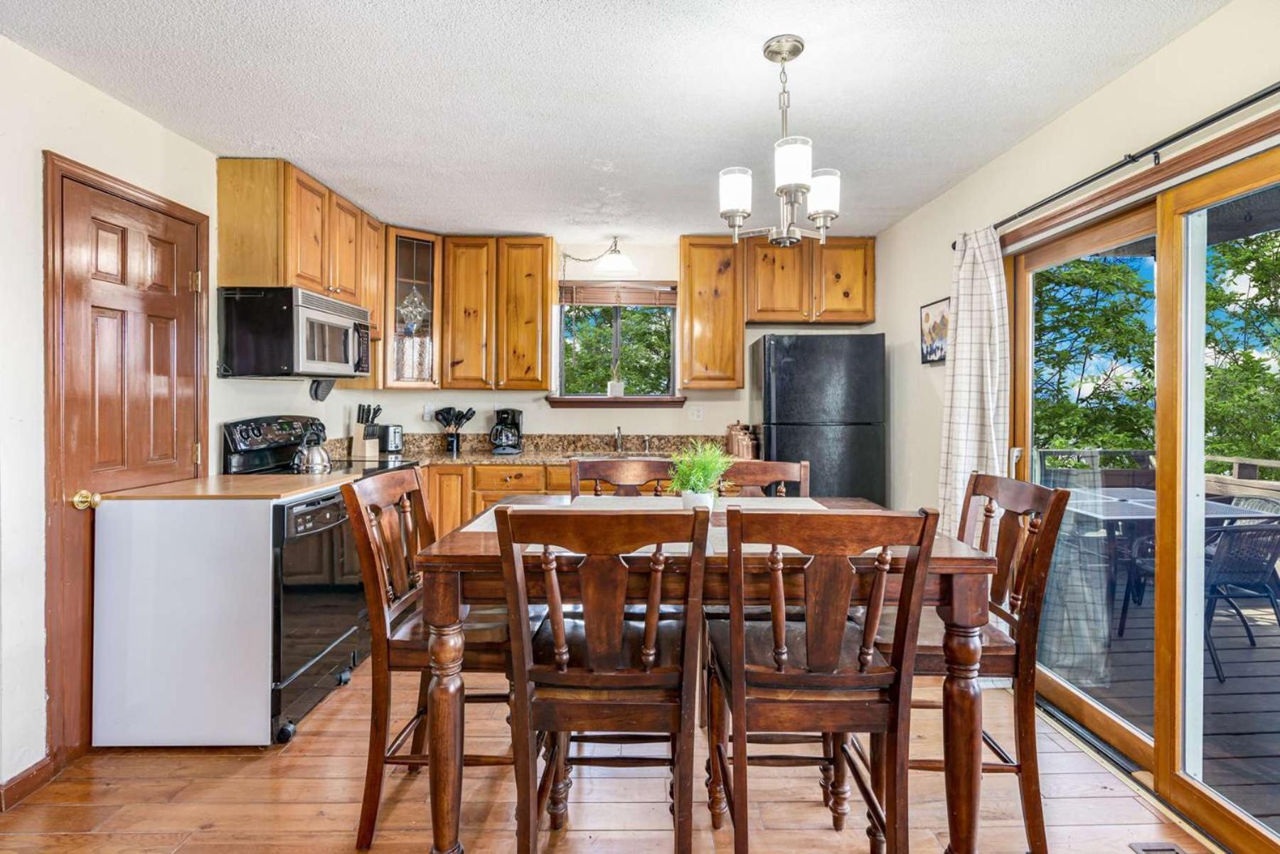 Amazing Views, Hot Tub, Fire Pit, Deck & Fireplace Inwood Esterno foto